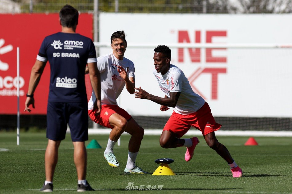 随黄牌或红 随黄牌或红