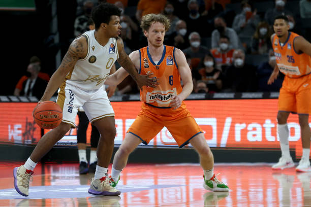 利物浦通过 利物浦通过